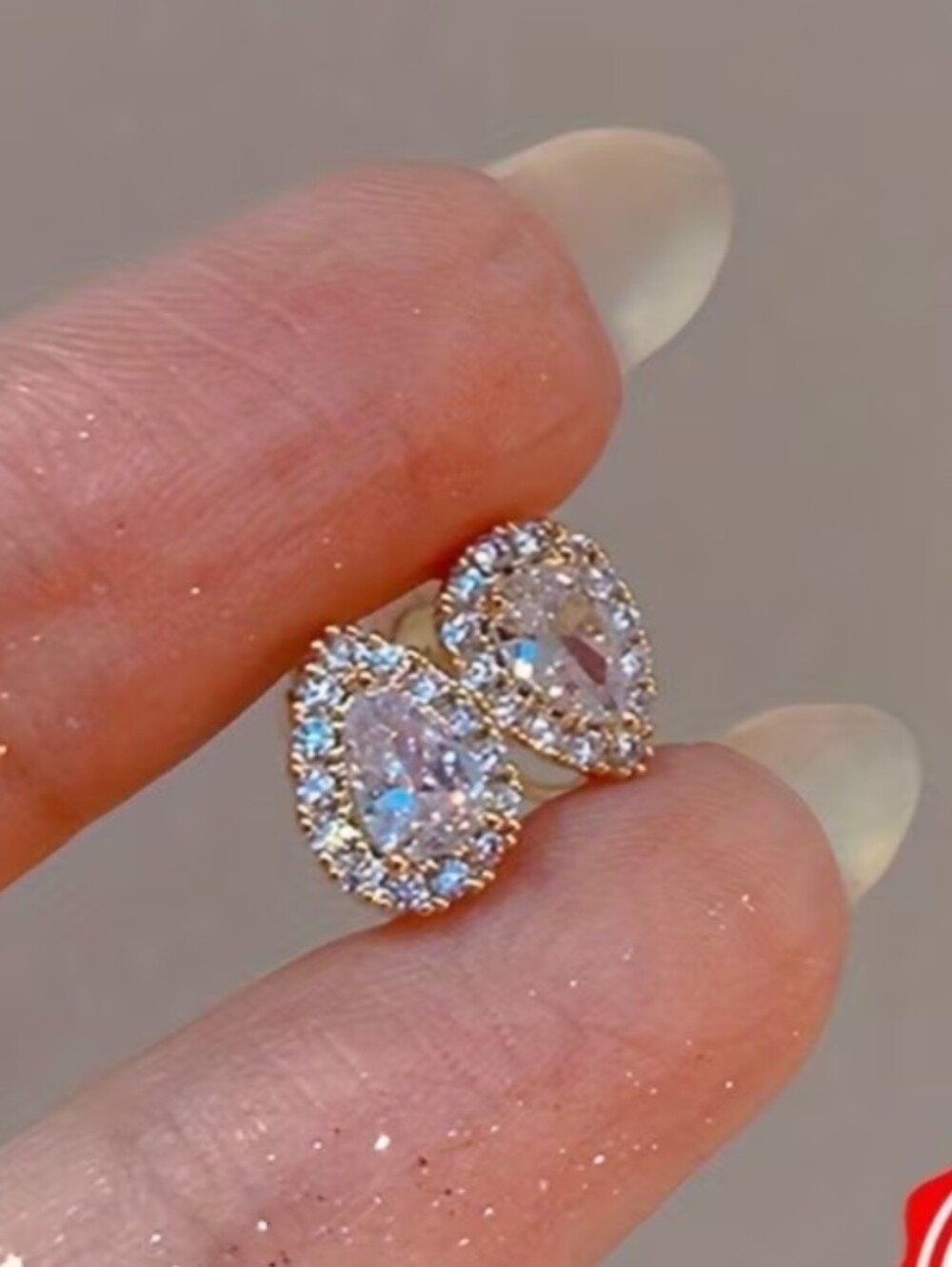 S925 Teardrop Halo Cubic Zirconia Stud Earrings in Gold